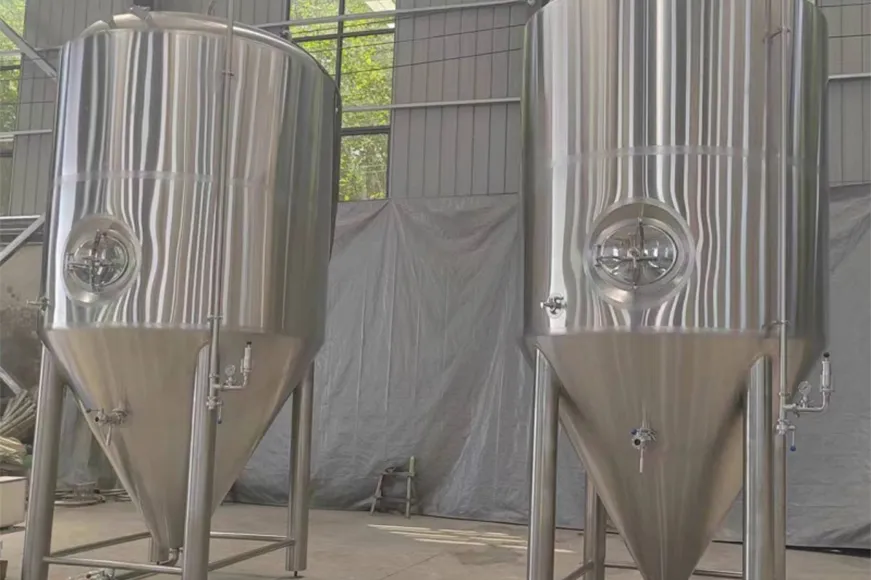 Commercial Beer Fermentation Tank