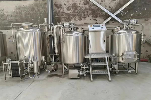Commercial automated brewing system with stainless steel brewhouse vessels
